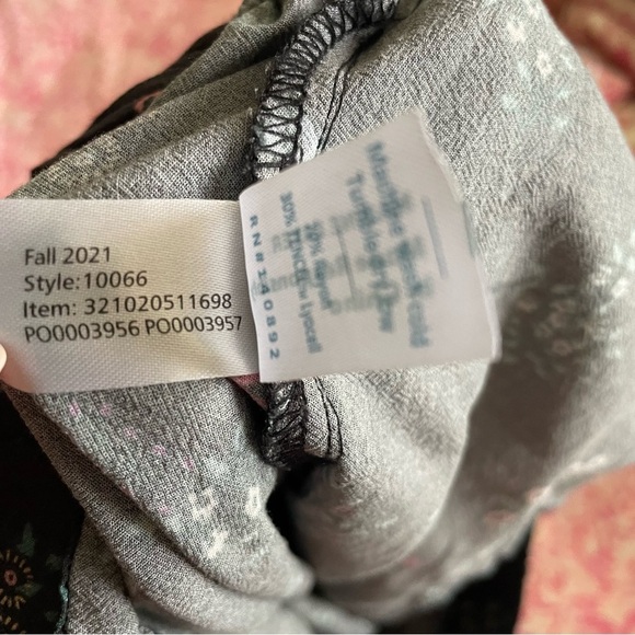 Marine Layer Kiley Floral Pants - Black India Floral Print - Picture 7 of 9